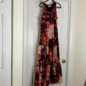 Elizabeth and James silk floral maxi dress lined size M scoop neck tiered